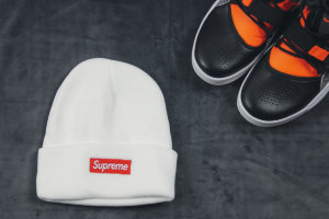 Шапка Supreme white