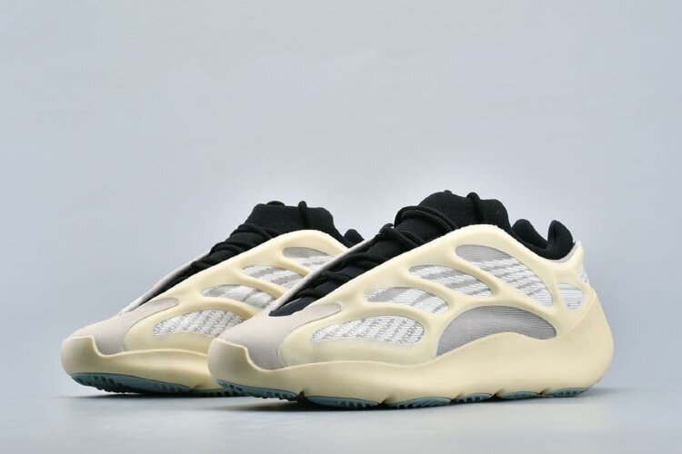Adidas Yeezy 700 V3