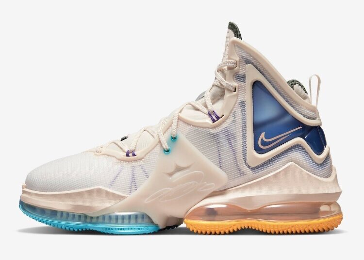 Nike LeBron 19 EP