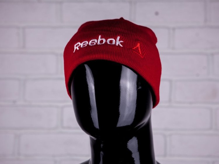 Шапка с подворотом Reebok красная