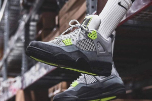 Nike Air Jordan 4
