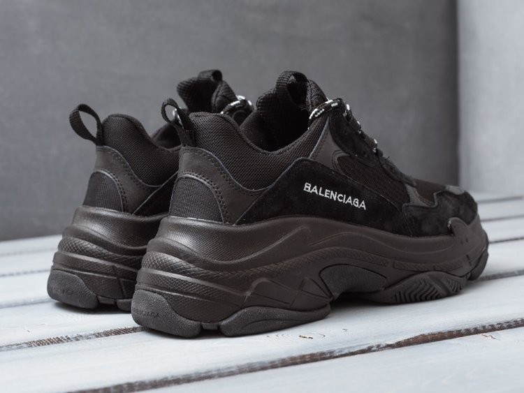 Balenciaga Triple s