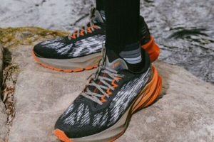 Кроссовки ASICS NOVABLAST 3 TR 1011B568-300