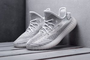 Кроссовки Adidas Yeezy Boost 350 V2