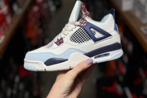 Nike Air Jordan 4